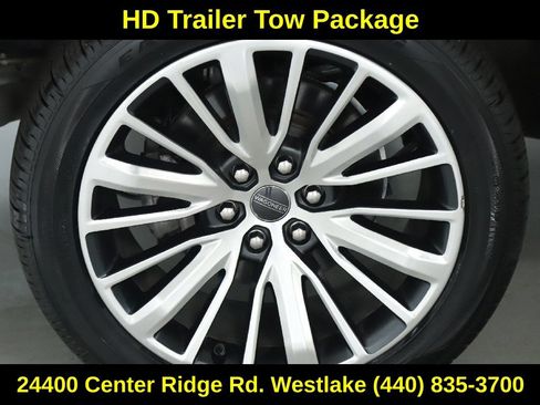 Used 2024 Jeep Grand Wagoneer Series III w/ HD Trailer Tow Package AWD/4WD image 12