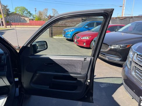 Used 2006 Honda CR-V LX image 15