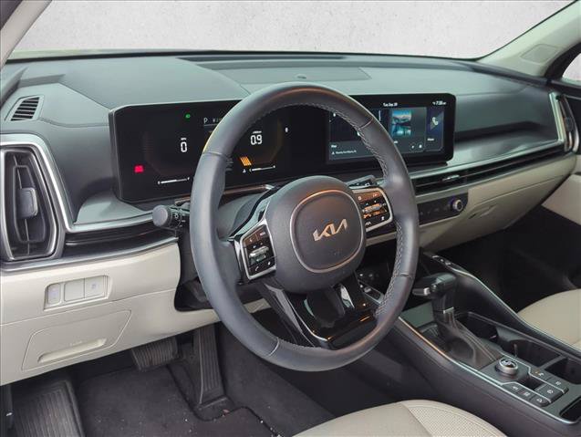 Used 2024 Kia Sorento S FWD image 9
