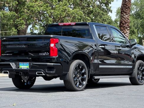New 2026 Chevrolet Silverado 1500 High Country AWD/4WD image 3