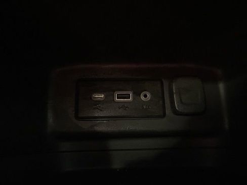 Used 2021 Chevrolet Equinox LT image 26