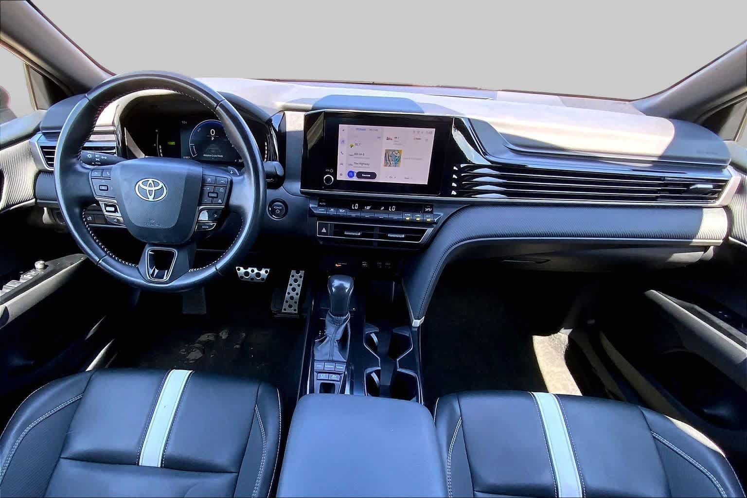 Used 2025 Toyota Camry SE FWD image 15