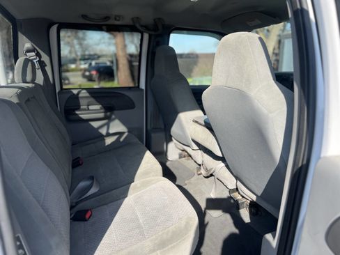 Used 2004 Ford F250 XLT image 13