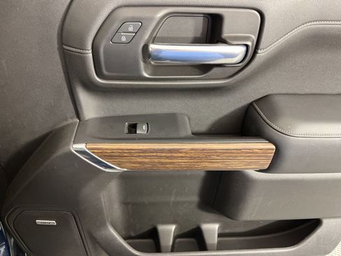 Used 2020 Chevrolet Silverado 1500 High Country w/ Technology Package image 20