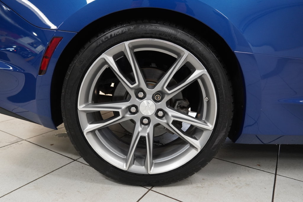 Used 2021 Chevrolet Camaro LT RWD image 23