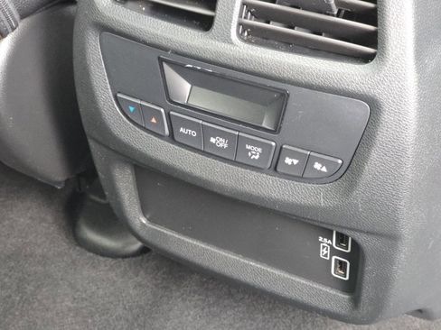 Used 2022 Honda Pilot TrailSport image 28