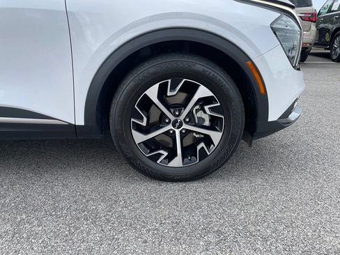 Certified 2025 Kia Sportage EX w/ Premium Package FWD image 32