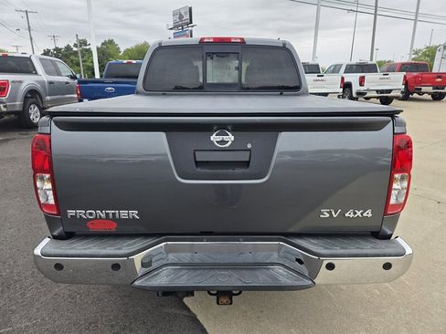 Used 2016 Nissan Frontier SV w/ SV Value Truck Package AWD/4WD image 4