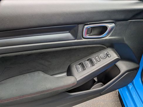 Used 2025 Honda Civic Type R image 8