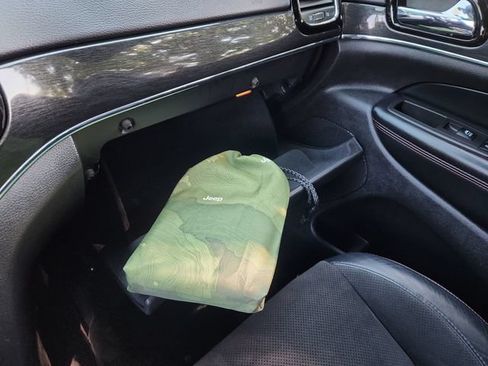 Used 2021 Jeep Grand Cherokee Trailhawk w/ Premium Lighting Group AWD/4WD image 48