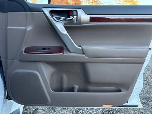 Used 2015 Lexus GX 460 image 26