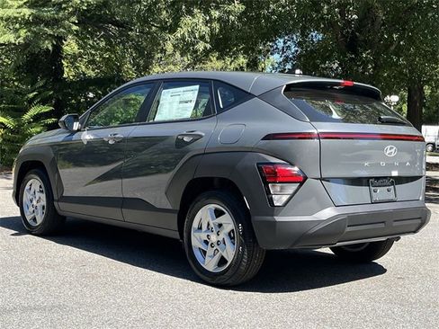 New 2026 Hyundai Kona SE image 17