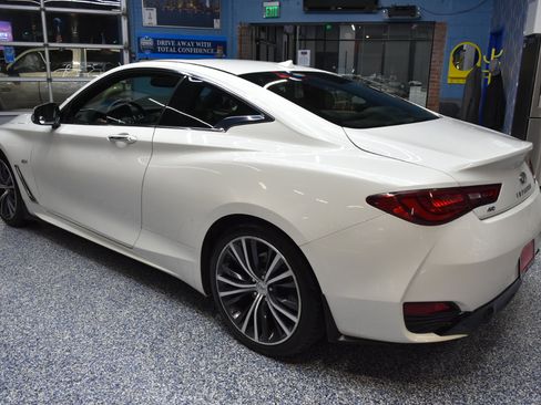 Used 2017 INFINITI Q60 2.0t image 9