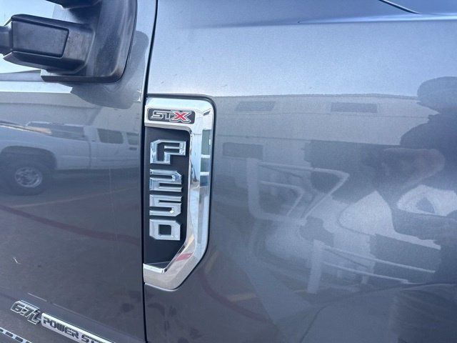 Used 2020 Ford F250 XL w/ STX Appearance Package AWD/4WD image 5