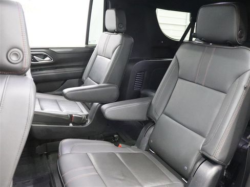 Used 2022 Chevrolet Suburban RST w/ Luxury Package image 11