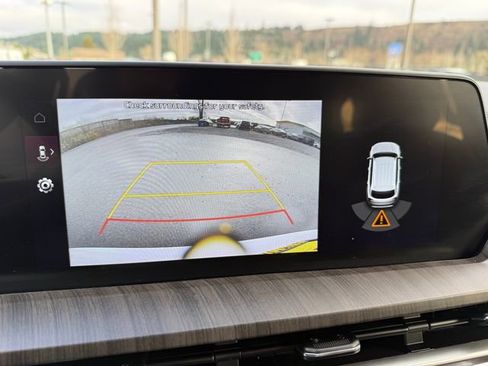 Used 2024 Kia Telluride EX w/ EX Captain's Chair Package image 25