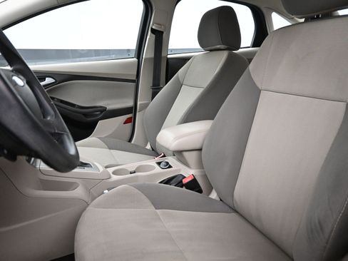 Used 2013 Ford Focus SE FWD image 11