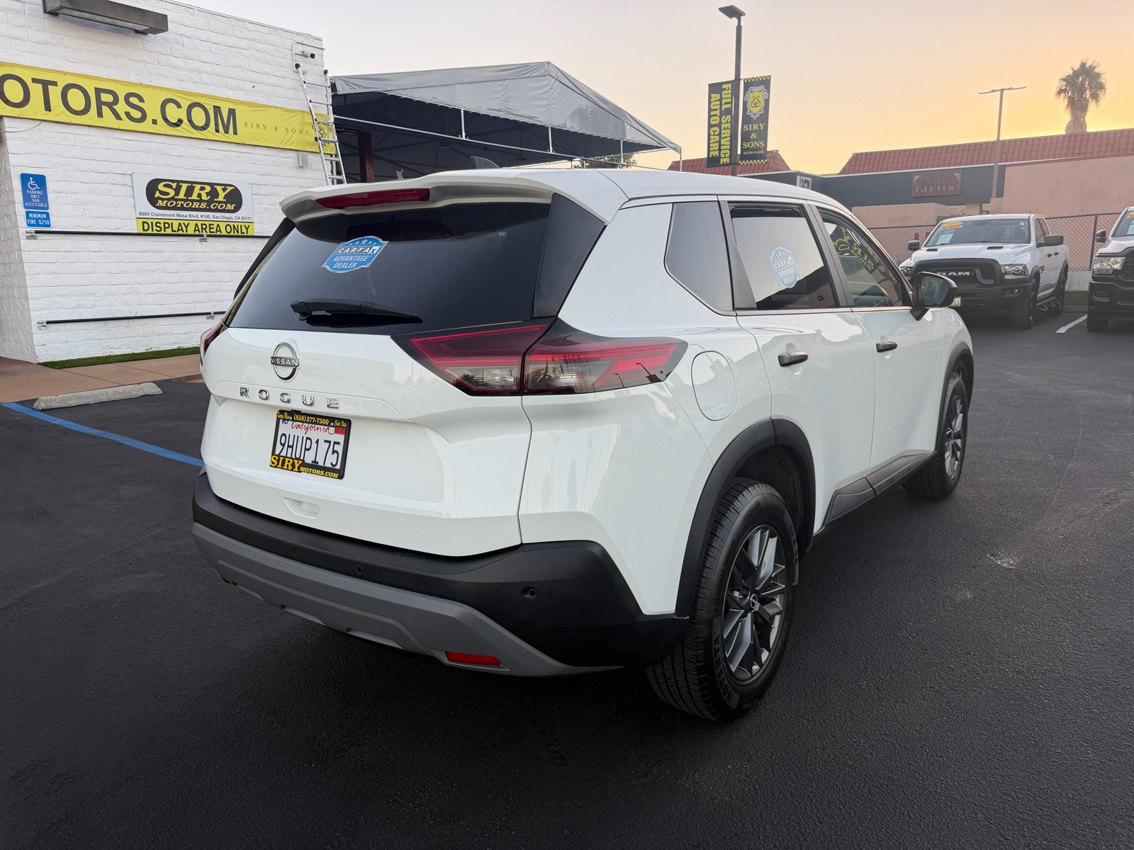Used 2023 Nissan Rogue S FWD image 3