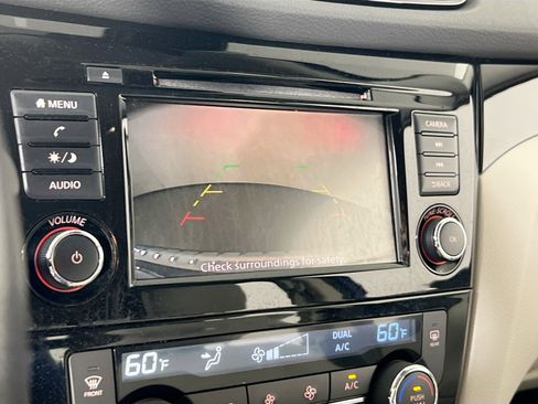 Used 2021 Nissan Rogue Sport SV AWD/4WD image 13