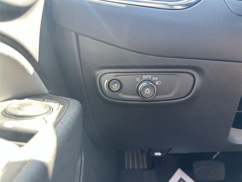 Certified 2024 Chevrolet Equinox LS w/ LS Convenience Package image 17