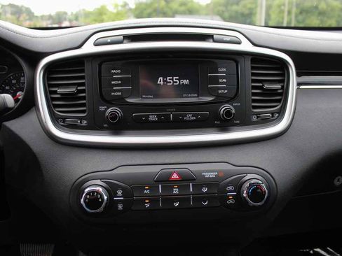 Used 2017 Kia Sorento AWD image 22