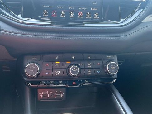 Used 2024 Dodge Durango SXT w/ SXT Blacktop Group RWD image 15