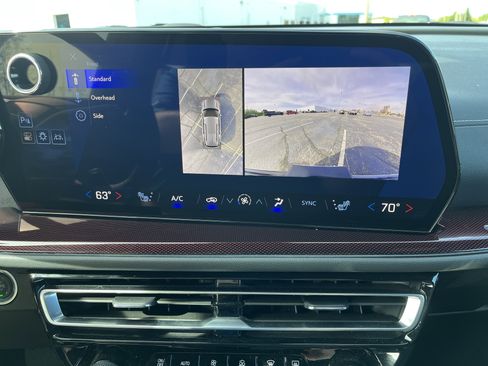 Used 2024 Chevrolet Traverse Z71 w/ Enhanced Driving Package image 30