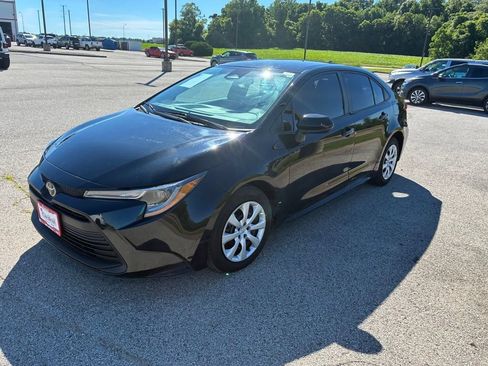 Used 2025 Toyota Corolla LE FWD image 9