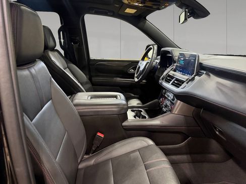 Used 2022 Chevrolet Suburban RST w/ Sport Performance Package image 17