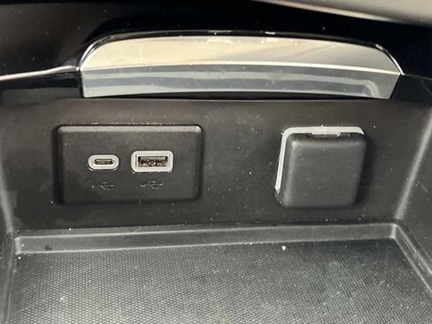 Used 2023 Buick Envision Preferred FWD image 23