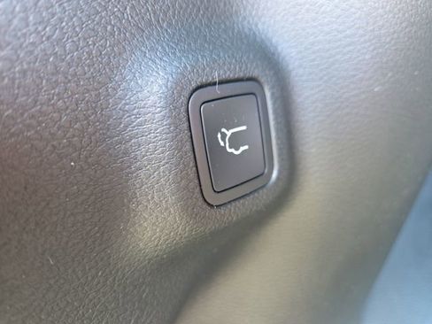 Used 2025 Jeep Compass Latitude w/ Sun & Sound Group image 16