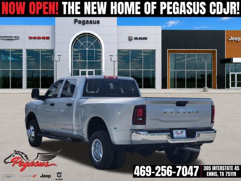 New 2026 RAM 3500 Tradesman AWD/4WD image 4