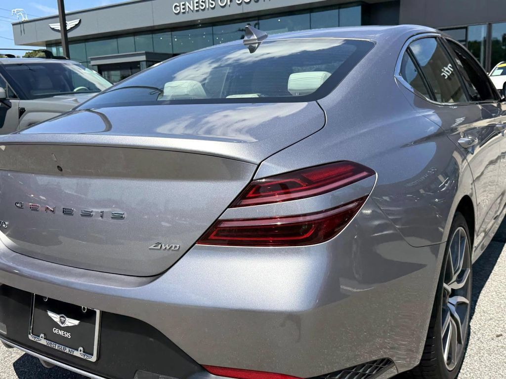 Certified 2025 Genesis G70 2.5T AWD/4WD image 6