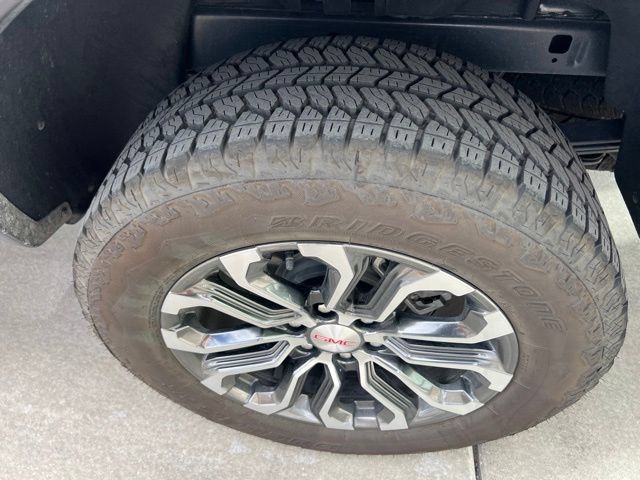 Used 2024 GMC Canyon Denali AWD/4WD image 23