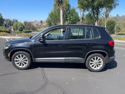 Used 2017 Volkswagen Tiguan S FWD image 2