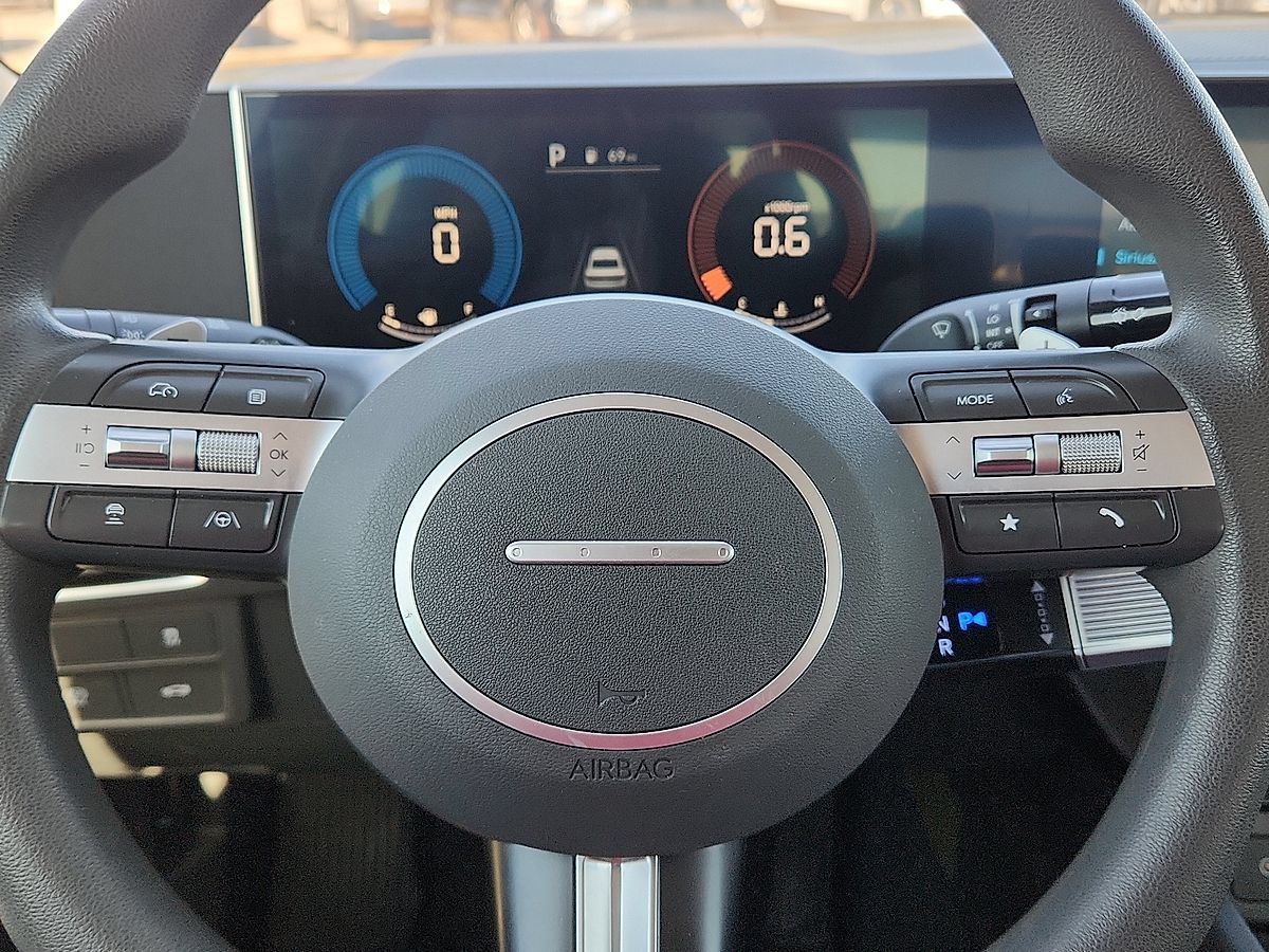 Used 2025 Hyundai Sonata SEL FWD image 12