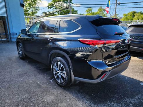 Used 2022 Toyota Highlander XLE image 5