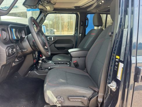 Used 2025 Jeep Wrangler Unlimited Rubicon image 20