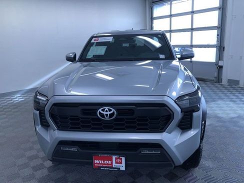 Certified 2025 Toyota Tacoma TRD Off-Road image 9