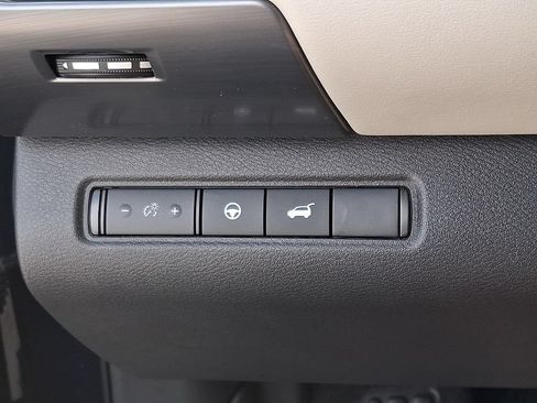 Certified 2025 Nissan Pathfinder SL AWD/4WD image 26