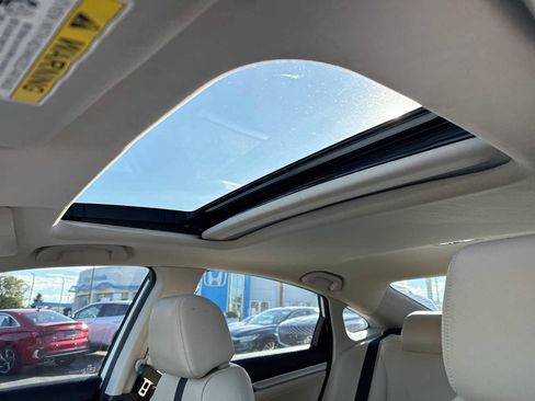 Used 2019 Honda Civic Touring image 23