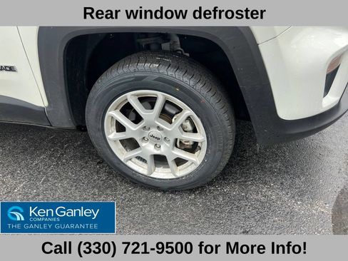 Used 2023 Jeep Renegade Latitude w/ Premium Group AWD/4WD image 21