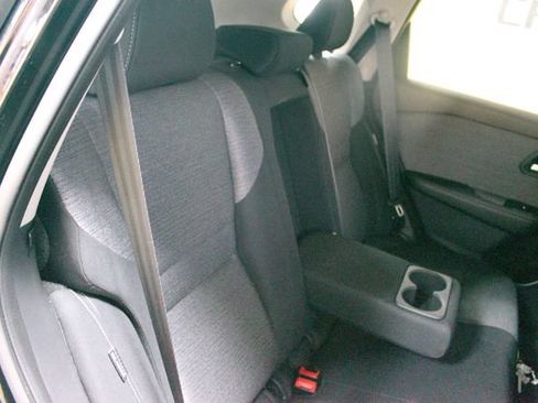 Used 2021 Nissan Rogue SV FWD image 9