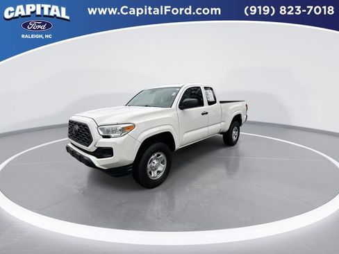 Used 2020 Toyota Tacoma SR image 4