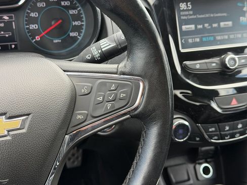 Used 2017 Chevrolet Cruze Premier w/ Enhanced Convenience Package FWD image 16