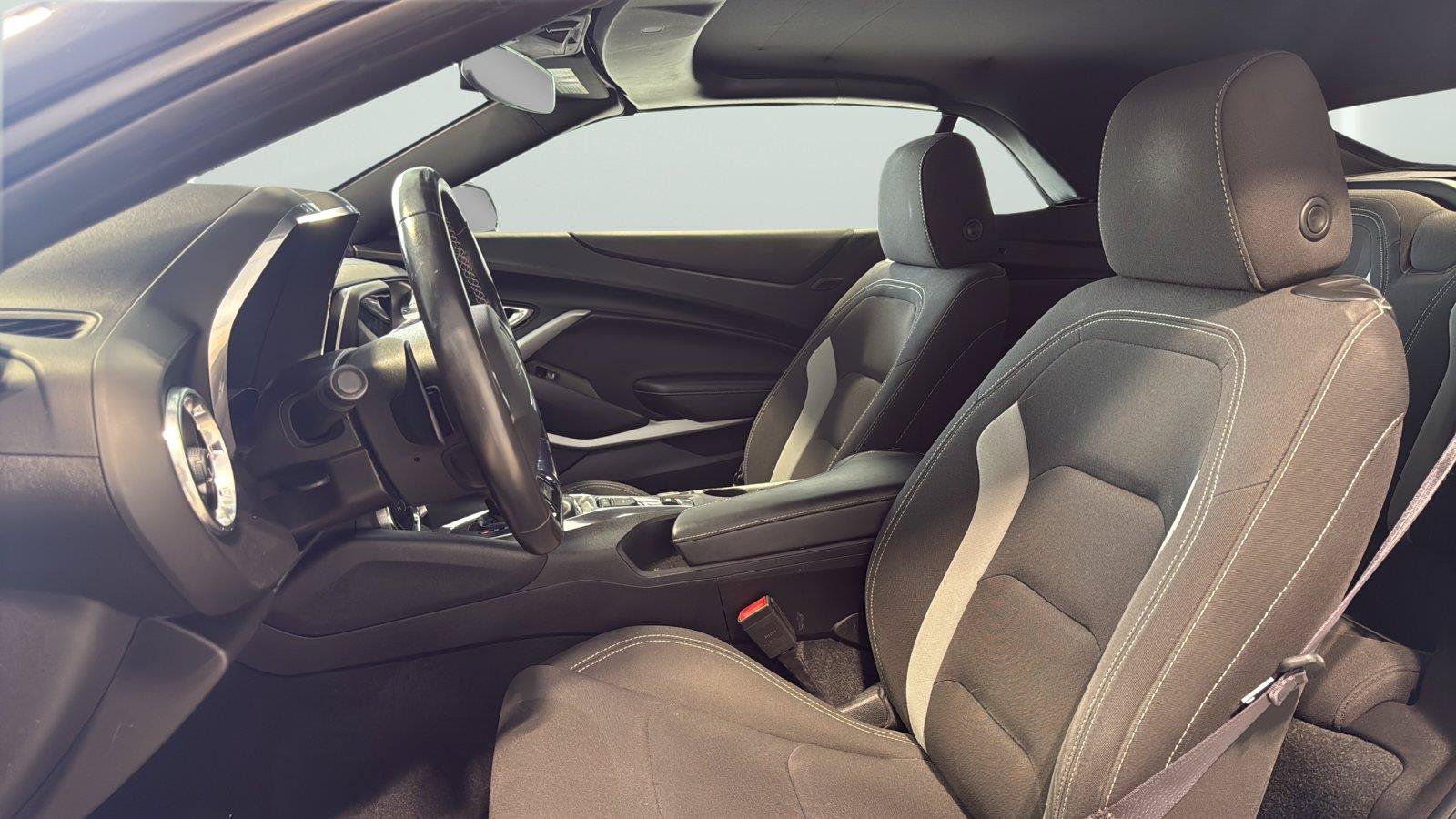 Used 2017 Chevrolet Camaro LT w/ Technology Package RWD image 12