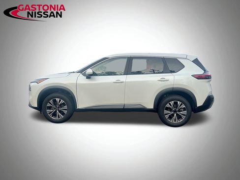 Used 2023 Nissan Rogue SV image 5
