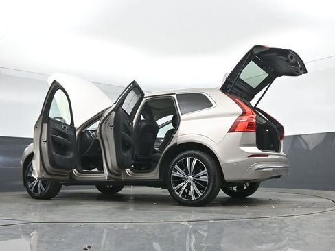 Used 2023 Volvo XC60 B5 Plus w/ Protection Package Premier FWD image 54