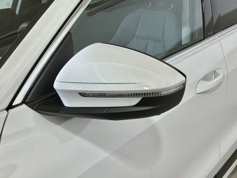 Used 2025 Audi Q5 Premium w/ Convenience Package image 27