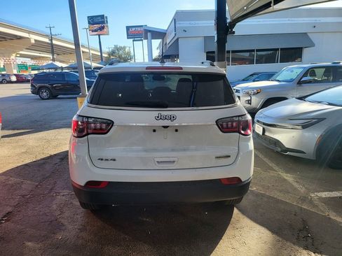 Used 2025 Jeep Compass Latitude w/ Sun & Sound Group image 15